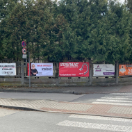 Zde byl banner celkem 3 x odříznut a zlikvidován