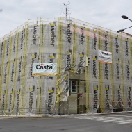 Příprava stavby ZUŠ v Písku postavením lešení