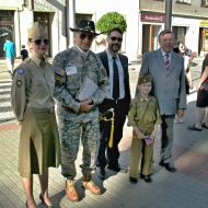 Zástupce amerického velvyslanectví (uprostřed) společně s předsedou OV KSČM Písek (vpravo) Jiřím Lejčarem